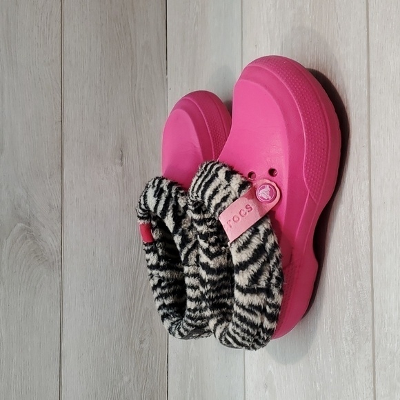 Crocs Juniors Blitzn Girls Barbie Zebra Clogs Insulated lined Slippers  shoes J2 - Picture 2 of 12
